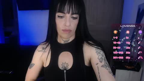 Snapshot of violett_hottie chatting on 7, 6, 2026 violett Independent model online show from 7, 6, 2026