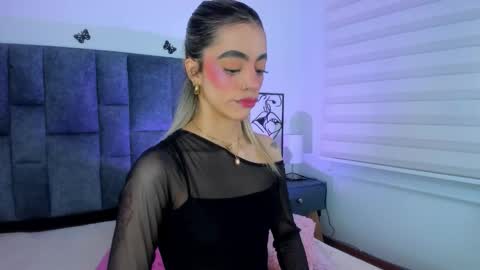 Snapshot of violetta_ficher chatting on 3, 2, 2026 Violetta Ficher online show from 3, 2, 2026