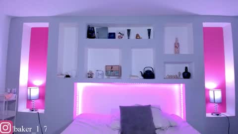 ViolettaBaker online show from 31, 1, 2025