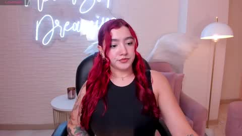 Violett Castel online show from 19, 2, 2025