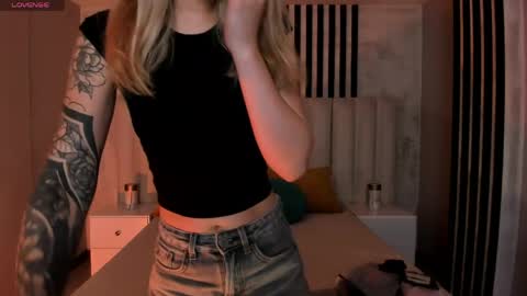 Snapshot of violetthansson chatting on 9, 6, 2026 Violett online show from 9, 6, 2026