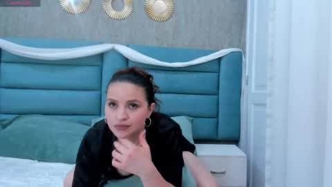 Snapshot of violettrossy chatting on 21, 4, 2026 violet rossy online show from 21, 4, 2026