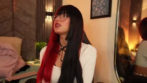 viollettebylyly online show from 25, 9, 2025