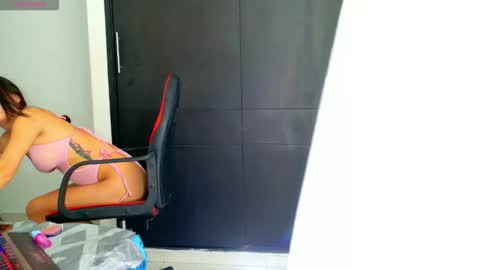 your virtual girlfriend online show from 11, 10, 2025