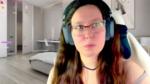 Victoria Romans online show from 4, 4, 2026