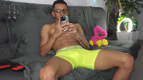 Snapshot of vito_benz chatting on 20, 2, 2025 VITO BENZ online show from 20, 2, 2025