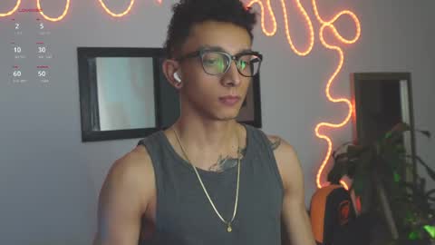 Snapshot of vito_benz chatting on 7, 10, 2025 VITO BENZ online show from 7, 10, 2025