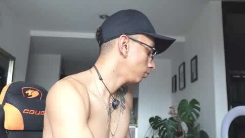 Snapshot of vito_benz chatting on 18, 3, 2026 VITO BENZ online show from 18, 3, 2026