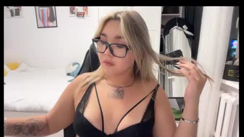 Snapshot of viva_lovee chatting on 3, 7, 2026 viva_lovee online show from 3, 7, 2026