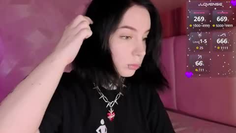 Snapshot of vivi__squirrel chatting on 1, 6, 2026 Vivi online show from 1, 6, 2026