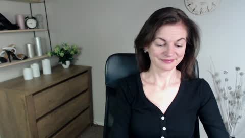 Vivian online show from 17, 12, 2024