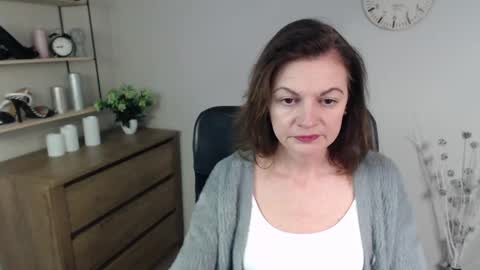 Vivian online show from 18, 12, 2024