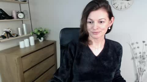 Vivian online show from 2, 1, 2025