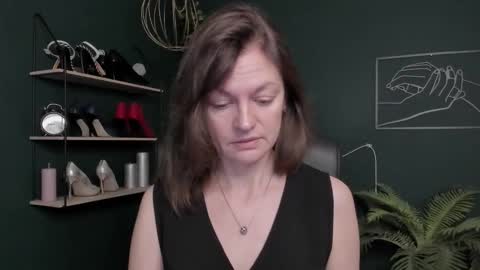 Vivian online show from 4, 11, 2025