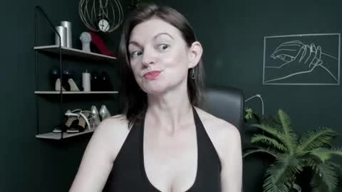 Vivian online show from 21, 7, 2026