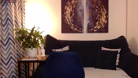 Vivian online show from 14, 9, 2025