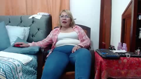 ViviannaJhonson online show from 18, 12, 2024