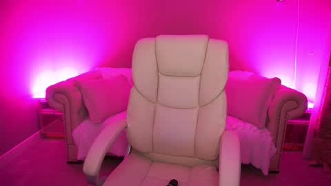 Snapshot of vivianned chatting on 21, 10, 2025 Vivien online show from 21, 10, 2025