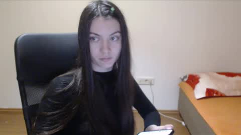 Snapshot of vivianngray chatting on 13, 12, 2024 Vivian Gray online show from 13, 12, 2024