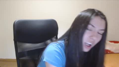 Snapshot of vivianngray chatting on 17, 12, 2024 Vivian Gray online show from 17, 12, 2024