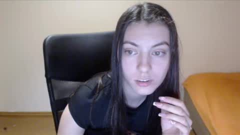 Snapshot of vivianngray chatting on 21, 12, 2024 Vivian Gray online show from 21, 12, 2024