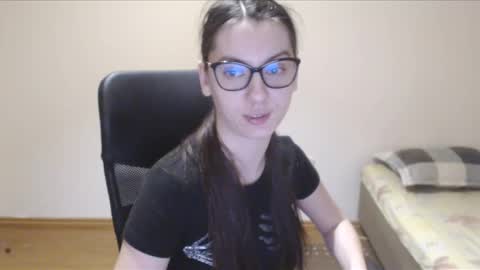 Snapshot of vivianngray chatting on 7, 3, 2025 Vivian Gray online show from 7, 3, 2025