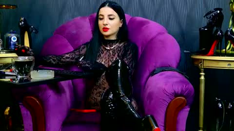 Vivian Reeve online show from 7, 3, 2025