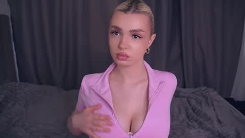 Snapshot of vivid_girls chatting on 21, 6, 2026 Nelly and Mari online show from 21, 6, 2026
