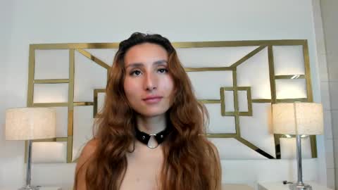 Viviene online show from 7, 6, 2026