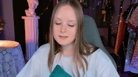 Vivien online show from 28, 12, 2024