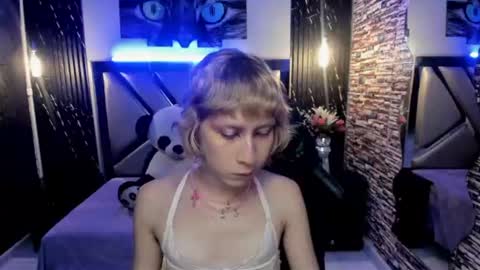 vivienne hadid online show from 5, 7, 2026