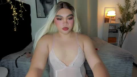 Snapshot of vivienne_monroe chatting on 24, 7, 2026 vivienne_monroe online show from 24, 7, 2026