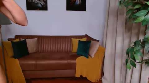 Vivienne online show from 13, 3, 2026