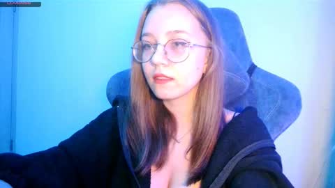Snapshot of vivivivikkie chatting on 14, 11, 2025 vivivivikkie online show from 14, 11, 2025