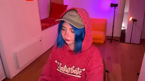 Polly  Online mostly at 9pm-2am UK Time online show from 20, 1, 2025