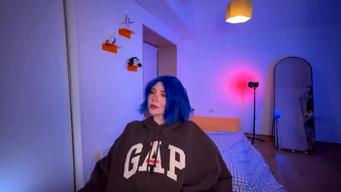 Polly  Online mostly at 9pm-2am UK Time online show from 24, 1, 2025