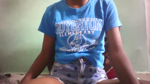 Snapshot of vounialdy chatting on 5, 3, 2025 vounialdy online show from 5, 3, 2025