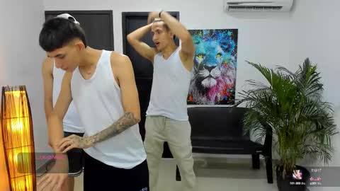 Snapshot of voyeurism_guys chatting on 8, 9, 2025 voyeurism_guys online show from 8, 9, 2025