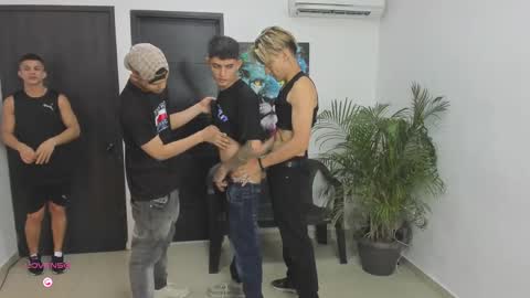 Snapshot of voyeurism_guys chatting on 11, 9, 2025 voyeurism_guys online show from 11, 9, 2025