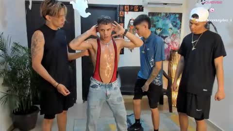 Snapshot of voyeurism_guys chatting on 6, 10, 2025 voyeurism_guys online show from 6, 10, 2025