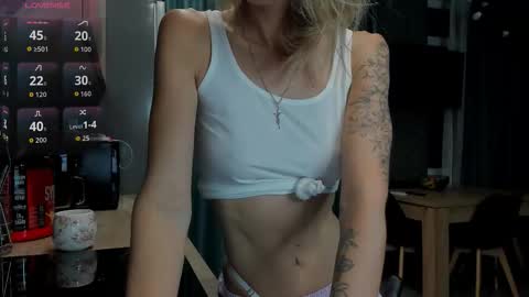Snapshot of vvalkyriee chatting on 6, 10, 2025 vvalkyriee online show from 6, 10, 2025