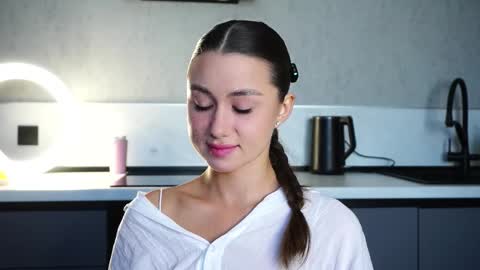 Snapshot of vvilly_wonka chatting on 12, 9, 2025 Ethal - thank you for thumb up online show from 12, 9, 2025