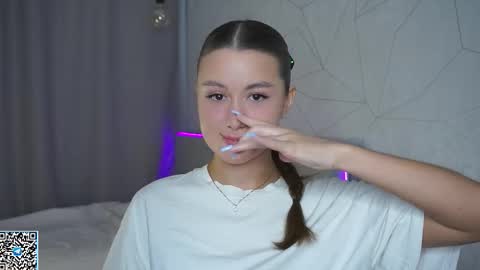 Snapshot of vvilly_wonka chatting on 24, 9, 2025 Ethal - thank you for thumb up online show from 24, 9, 2025