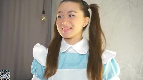 Snapshot of vvilly_wonka chatting on 10, 10, 2025 Ethal - thank you for thumb up online show from 10, 10, 2025