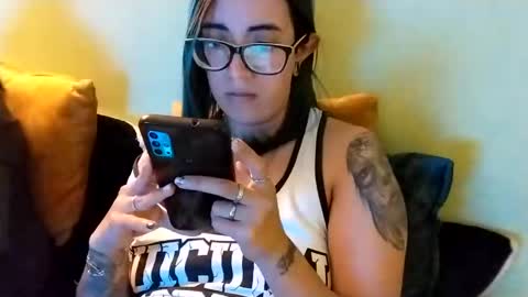 Snapshot of waningrosee chatting on 3, 1, 2025 Waningrose Lu online show from 3, 1, 2025