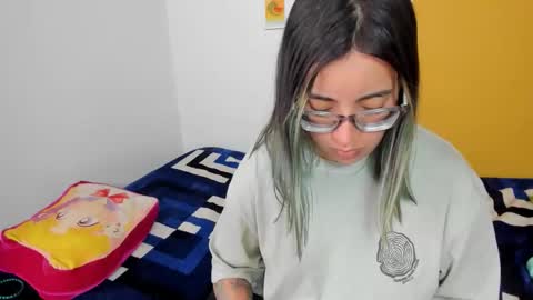 Waningrose  Lu online show from 2, 12, 2025