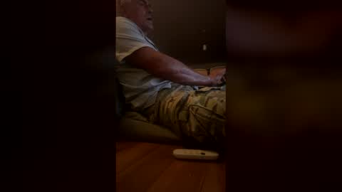 Snapshot of watchinggold chatting on 23, 4, 2026 watchinggold online show from 23, 4, 2026