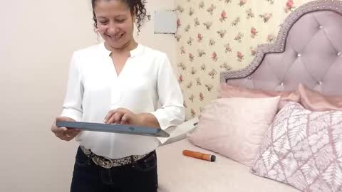 Milf Latina online show from 21, 3, 2026