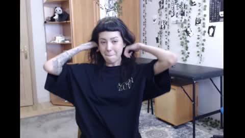 Snapshot of wavy_nights chatting on 24, 2, 2026 Mina online show from 24, 2, 2026