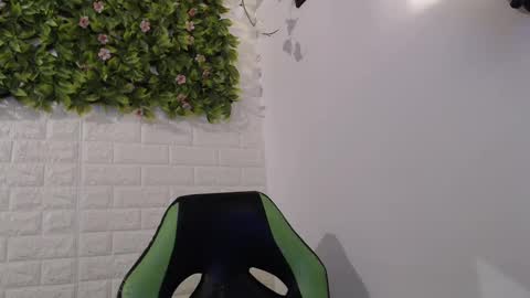 Trixie 3 online show from 8, 2, 2025